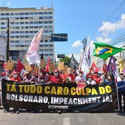 Ato Fora Bolsonaro, em Fortaleza, reúne aproximadamente 50 mil pessoas segundo organizadores