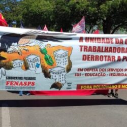 NO DIA DO(A) SERVIDOR(A), TRABALHADORES(AS) PARTICIPAM DE MARCHA EM BRASÍLIA