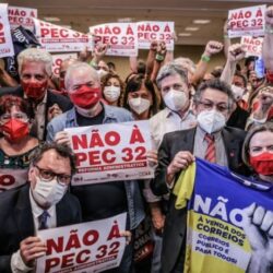 Lula recebe documento de servidores e reafirma que é contra PEC 32