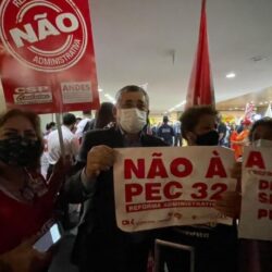 Servidores lotam aeroporto de Brasília na luta contra a reforma Administrativa