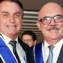 Governo Bolsonaro quer barrar reajuste salarial de professores