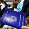 Vagas sem carteira e trabalho autônomo sustentam emprego, e rendimento cai ao menor nível histórico