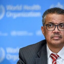Covid-19 pode deixar de ser emergência global em 2022, diz OMS