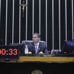 Câmara aprova projetos da oposição para injetar R$ 3,8 bi no setor cultural
