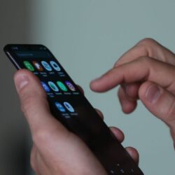 TSE e oito redes sociais oficializam parceria contra fake news nas eleições