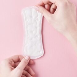 Dignidade menstrual: Congresso derruba veto de Bolsonaro contra lei de Marília Arraes