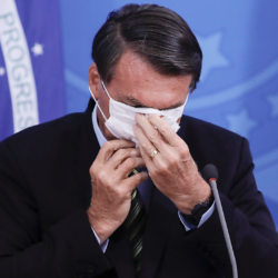 Governo formaliza fim da emergência em saúde pela pandemia