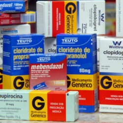 Medicamentos ficam 10,8% mais caros e 13 mil terão reajuste de preço