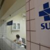 Governos Bolsonaro e Temer diminuem verba do SUS e condutas ambulatoriais caem 12%