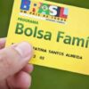 Bolsonaro quer gastar R$ 130 milhões para trocar cartão do Bolsa Família antes das eleições