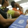 Desemprego cai para 10,5% em abril, aponta IBGE