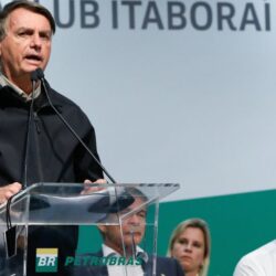 Bolsonaro pede para Petrobras congelar preços; mercado quer aumento de R$ 0,82 na gasolina e R$ 0,95 no diesel