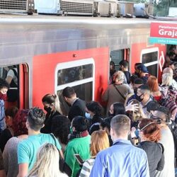 Casos de covid subiram mais de três vezes no Brasil nas últimas quatro semanas