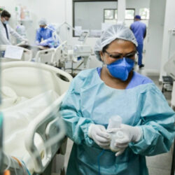 Brasil tem média de óbitos por Covid-19 acima de 200, maior marca em três meses