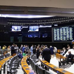 Câmara aprova PEC dos Auxílios e aumenta benefícios pagos por governo em ano de eleição