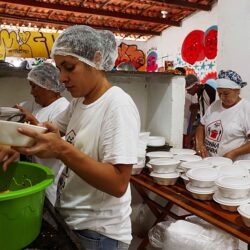 Cozinhas Solidárias são um recurso de sobrevivência
