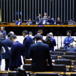 Câmara aprova retirar direitos trabalhistas em casos de estado de emergência