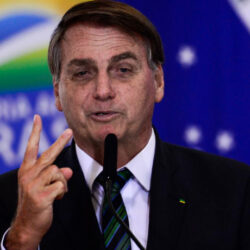 Bolsonaro corta 95% da verba e centros que cuidam do Auxílio Brasil podem fechar