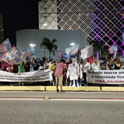 Profissionais de saúde se manifestam em defesa da SUS e da democracia