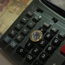Famílias aderem a rodízio para pagamento de contas