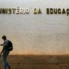 Lula recebe de Bolsonaro um corte de R$ 2,7 bilhões em Educação