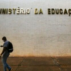 Lula recebe de Bolsonaro um corte de R$ 2,7 bilhões em Educação