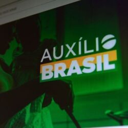 Fila do Auxílio Brasil ressurge após as eleições