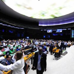Congresso promulga emenda que garante piso da enfermagem
