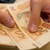 Medida provisória prevê o salário mínimo em R$ 1.302 a partir de janeiro