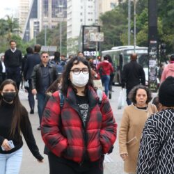 Brasil registra 12,6 mil novos casos de covid-19 em 24 horas