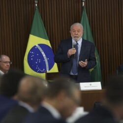 Perdas com ICMS: “Vamos ter que discutir”, diz Lula a governadores