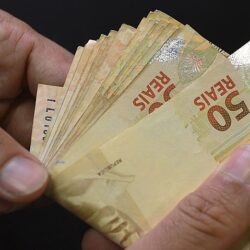 Nascidos em abril podem realizar o saque-aniversário do FGTS a partir de segunda