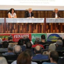 Servidores federais rejeitam proposta de reajuste. Negociações prosseguem