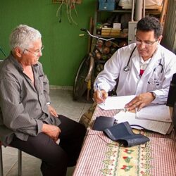 Governo formaliza criação de nova versão do programa Mais Médicos