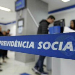 Carlos Lupi quer pagar bônus para diminuir fila do INSS. Sindicato contesta medida