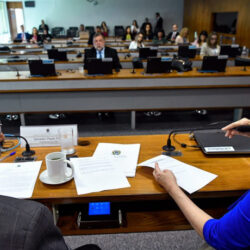 CDH aprova revogação de artigo da reforma trabalhista sobre dispensa de trabalhador