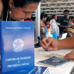 Taxa de desemprego no trimestre é de 8,5%, a menor desde 2015, diz IBGE