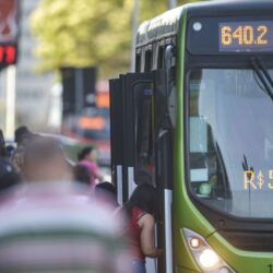INSS estuda aceitar uso de transporte público como prova de vida