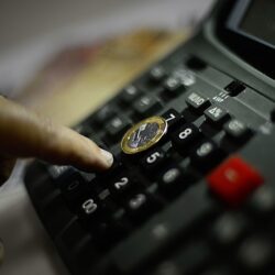 Mutirão ‘Renegocia!’ começa nesta segunda-feira e pode ajudar quem tem dívidas em atraso