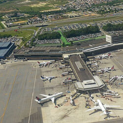 Controladores de tráfego aéreo vão parar por salários e condições de trabalho
