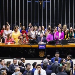 Coalizão Nacional de Mulheres debate o poder feminino na política