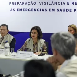 Saúde negocia compra de 25 mil doses de vacina contra mpox