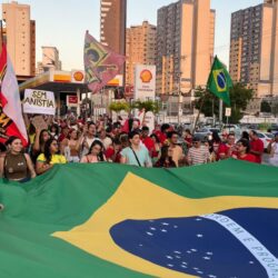 Servir ao povo e não subestimar sua força