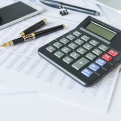 Reforma Administrativa propõe tabela única e limitações severas na remuneração dos servidores