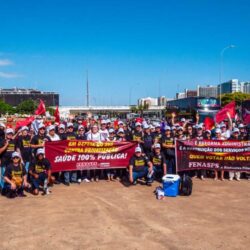 Militantes da base da FENASPS participam de ato unificado com servidores públicos das três esferas de governo contra a reforma administrativa em Brasília