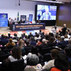 Reforma administrativa gera tensão entre governo e servidores e coloca em xeque futuro do serviço público