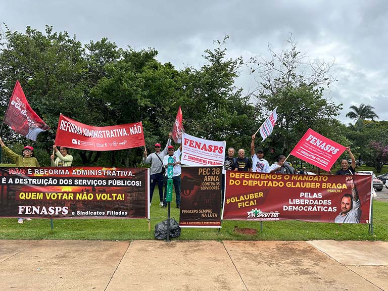 Plantão da Fenasps participa de ato no Congresso Nacional em defesa do mandato de Glauber Braga e contra a Reforma Administrativa