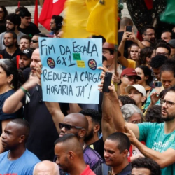 Manobra no Congresso: Centrão aceita fim da escala 6×1, mas articula manutenção da jornada de 44 horas semanais