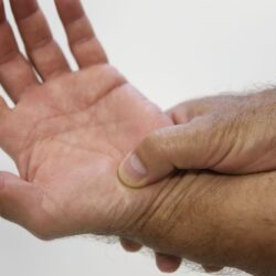 Novas diretrizes ampliam o tratamento de fibromialgia pelo SUS