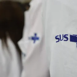 Março Azul: exames para rastrear câncer de intestino triplicam no SUS